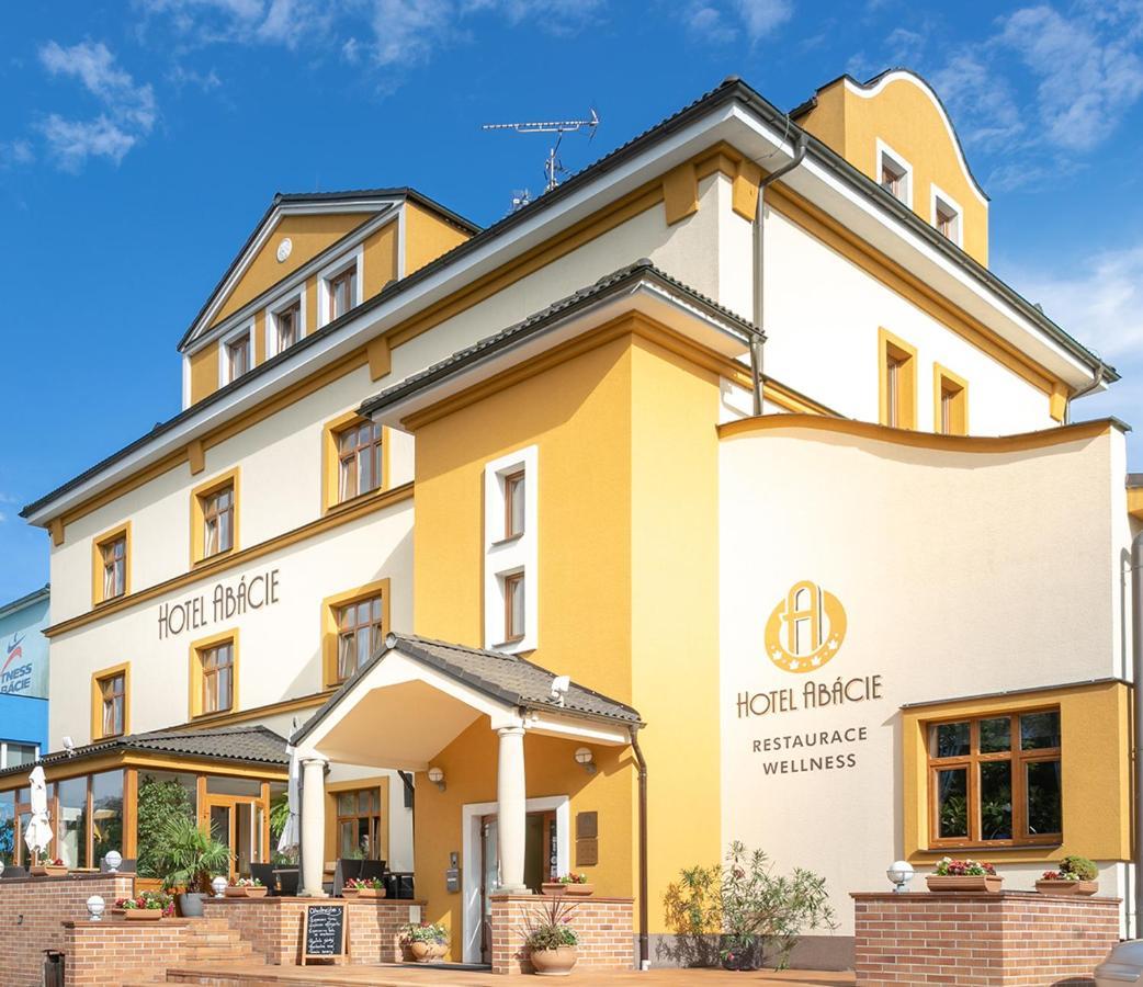 Hotel Abacie & Wellness Valašské Meziříčí Exterior foto