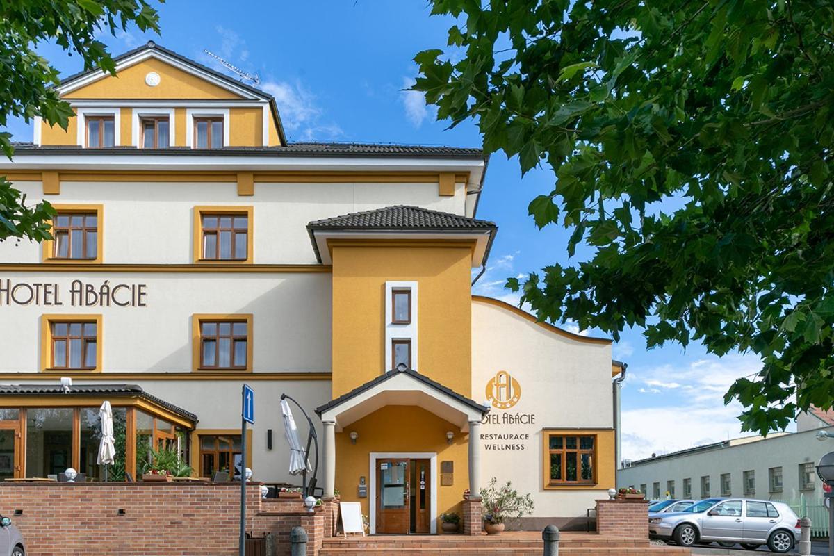 Hotel Abacie & Wellness Valašské Meziříčí Exterior foto