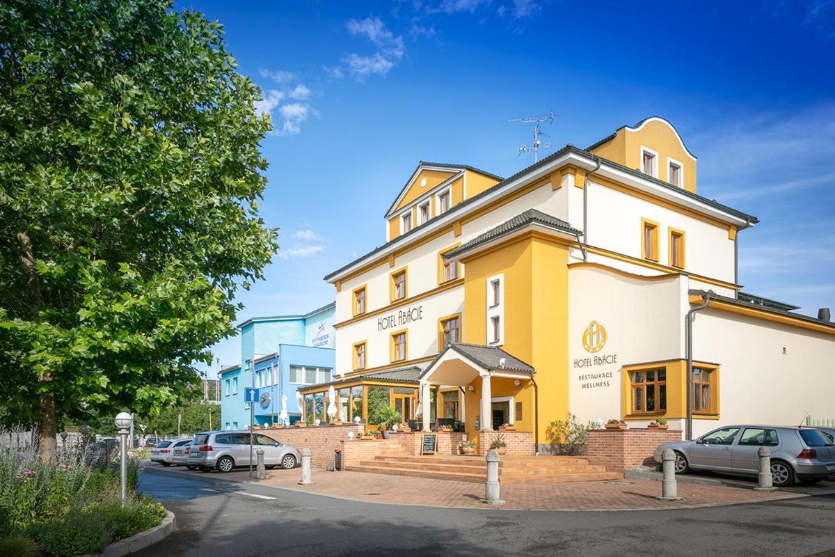 Hotel Abacie & Wellness Valašské Meziříčí Exterior foto