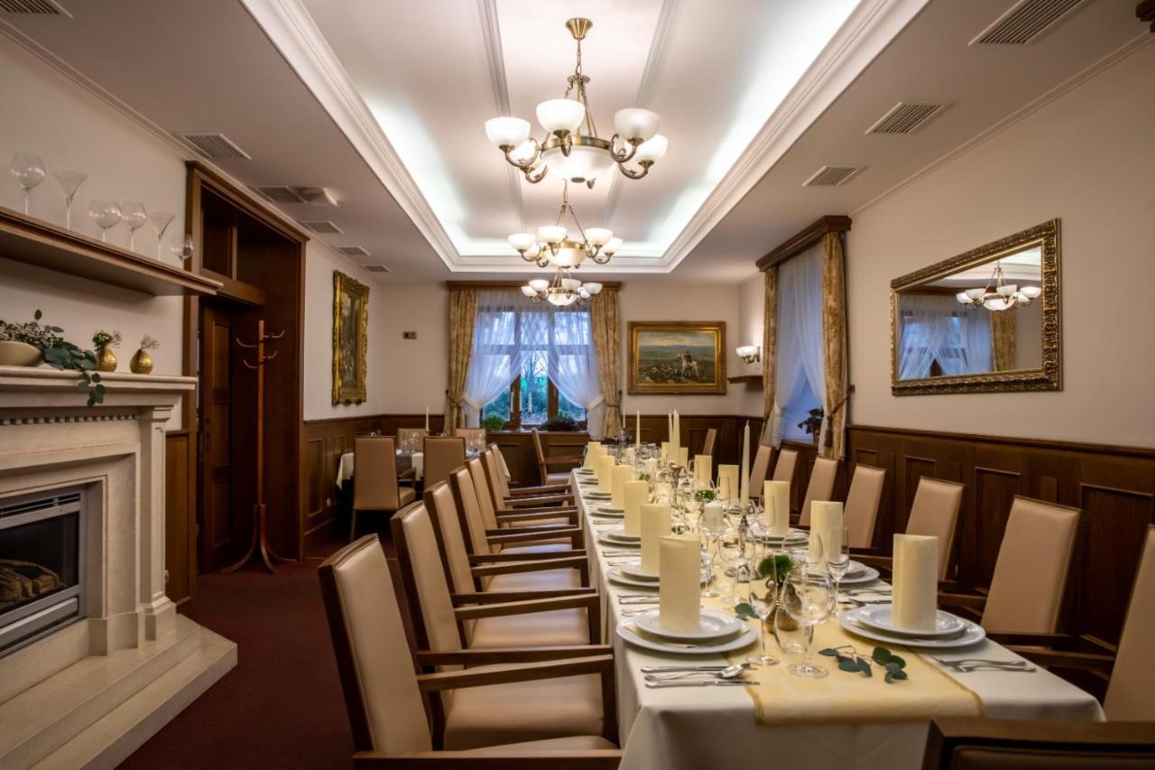 Hotel Abacie & Wellness Valašské Meziříčí Exterior foto