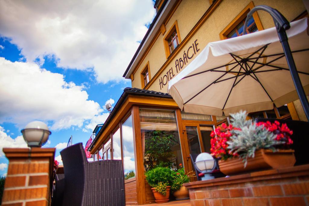 Hotel Abacie & Wellness Valašské Meziříčí Exterior foto